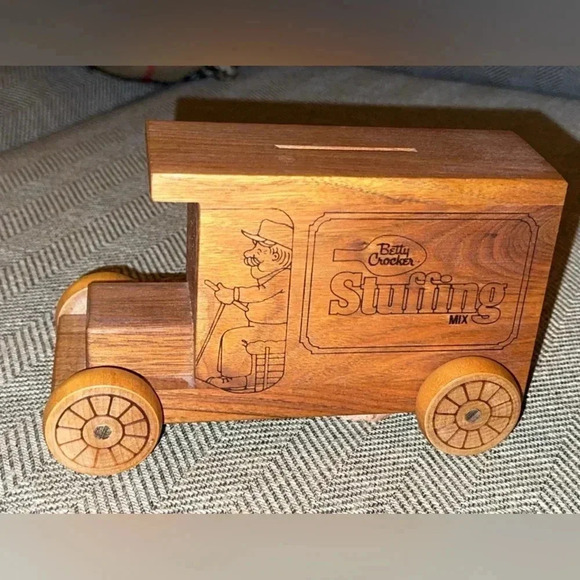 VTG Toystalgia 1980 Wood Truck Coin Bank Betty Crocker Stuffing Mix Toy Train - Picture 2 of 8